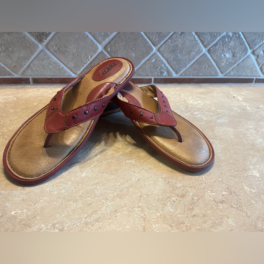 Born sandals